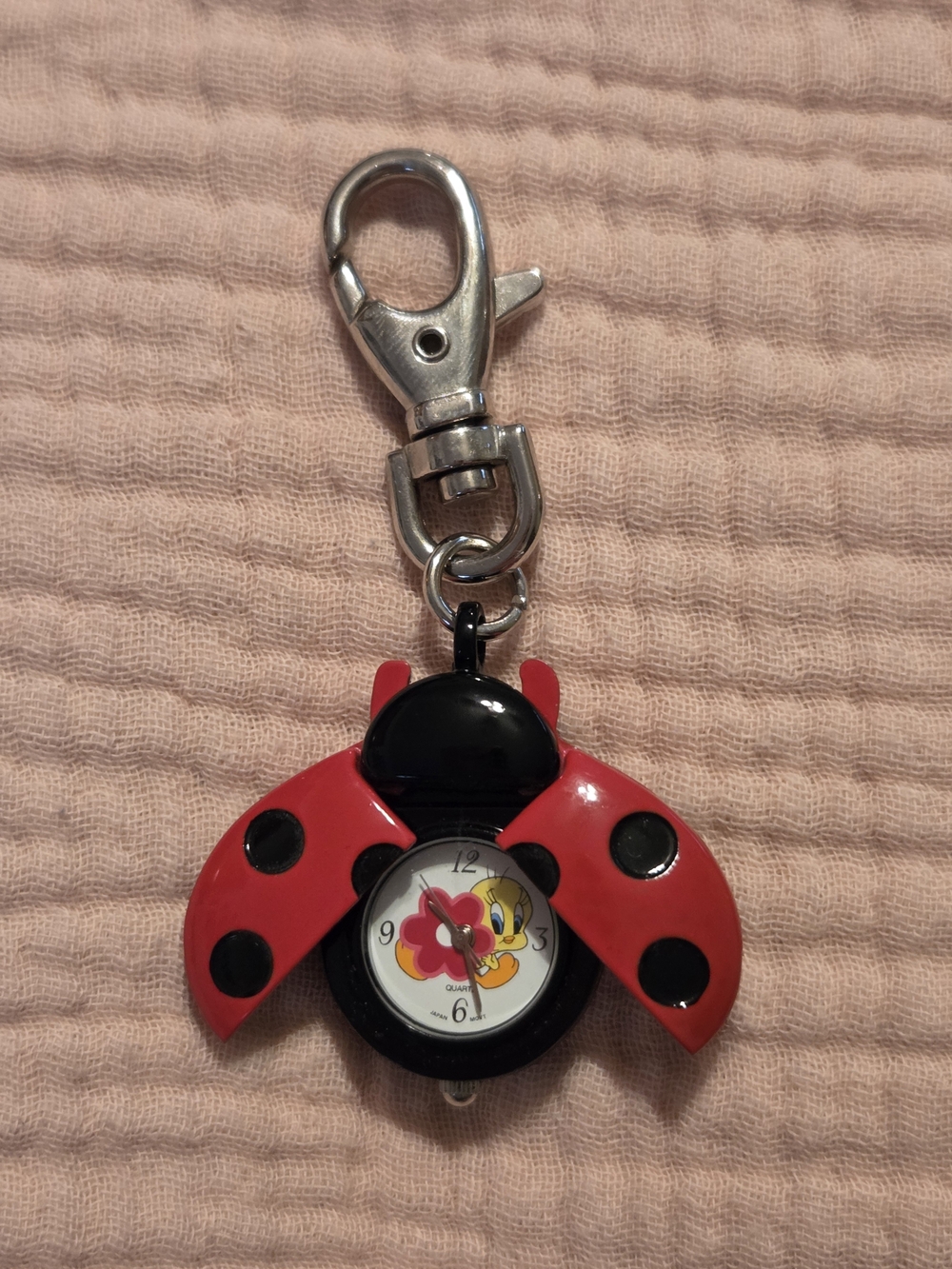 Warner Bros. Ladybug Tweety.Retro Floral Clip-On Keychain Watch – Red and Black